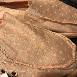 Sanuk Shoes - Women’s Sanuk Slip-i s Sz 7 NWT Sanuk Shoes - Women’s Sanuk Slip-i s Sz 7 NWT